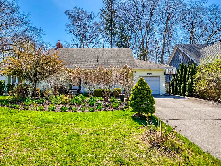 2048 Devon Rd — Photo 3
