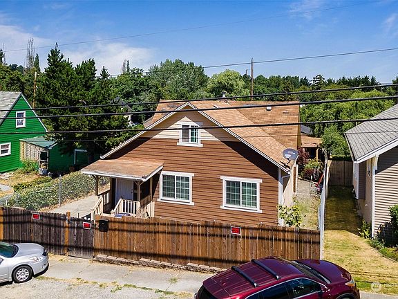 3rd image of 1829 E Fairbanks Street