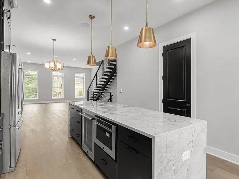 1247 Perry St — Photo 13