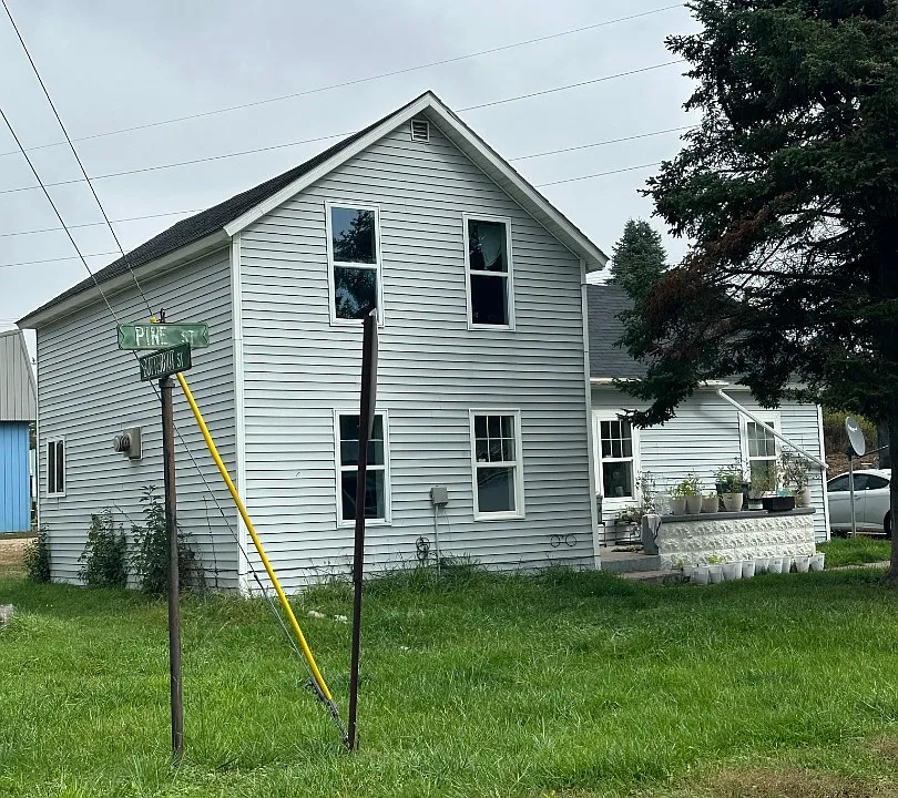 122 Pine St