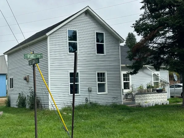 122 Pine St, Tigerton, WI 54486