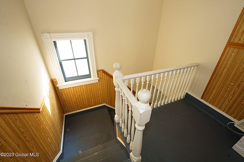 5th image of 1053 Glenwood Boulevard