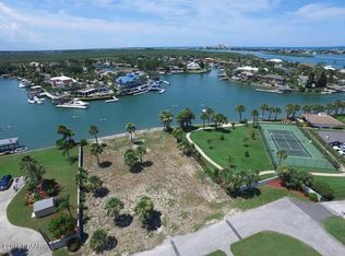 108 E Circle Dr, New Smyrna Beach, FL 32169