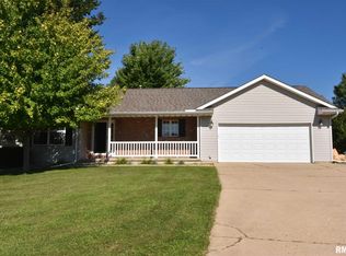 406 Bittersweet Ave, Metamora, IL 61548