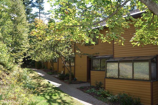 1st image of 6 Knoll Way