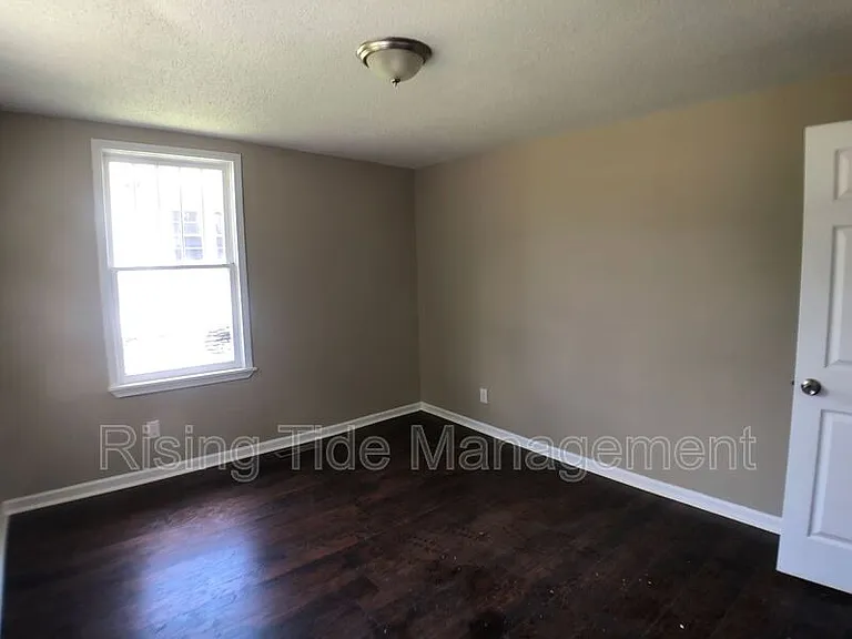 1236 Hanover St — Photo 5