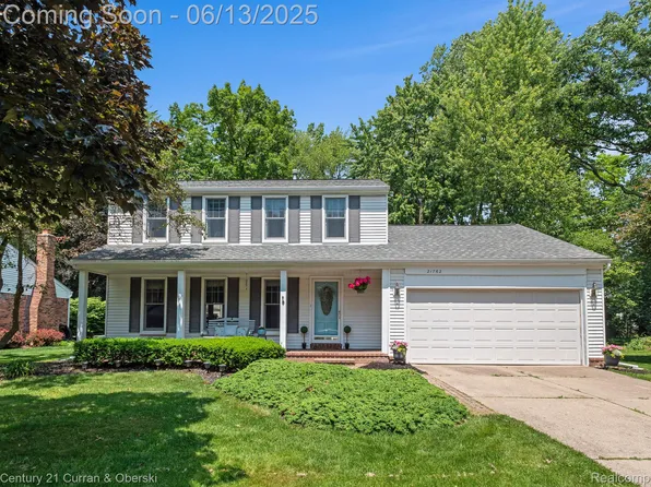 21762 Shadybrook Dr, Novi, MI 48375
