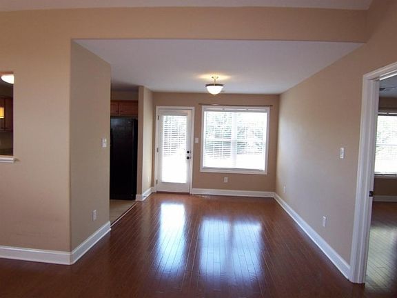 4th image of 1307 Hazelgreen Way