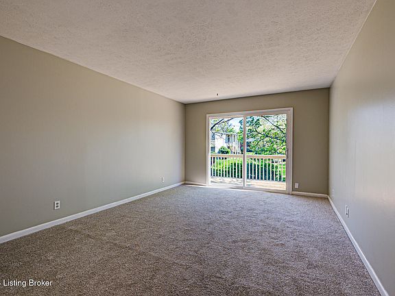 3rd image of 1935 Gardiner Ln APT C44