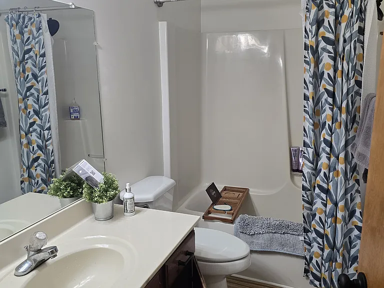 1438 Woodscliff Dr — Photo 9
