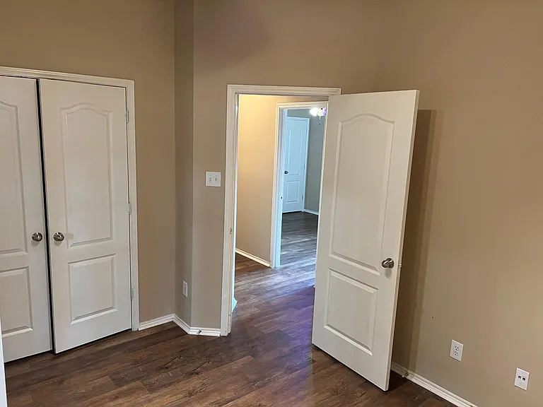 6300 Spring Ranch Dr — Photo 25