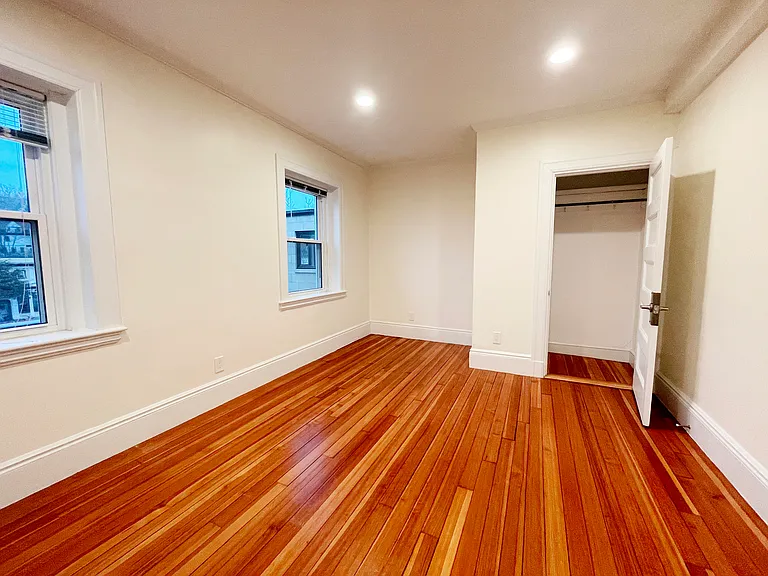 1616 Beacon St #8 — Photo 16