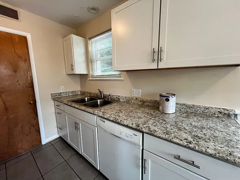 801 3rd St SW — Photo 10