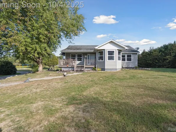 8876 W Allen Rd, Fowlerville, MI 48836