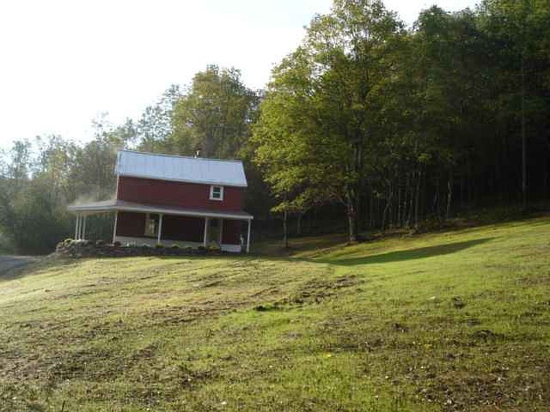 3rd image of 107 HEATHEN CREEK Road