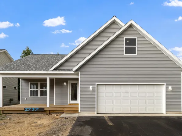 2737 Ruby St, Traverse City, MI 49684