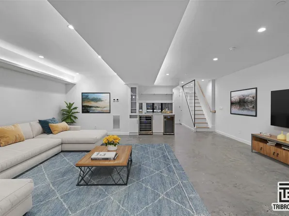 319 East 93rd Street image 1 of 11
