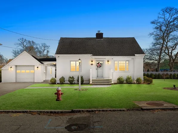 30 Pinette St, Dartmouth, MA 02747