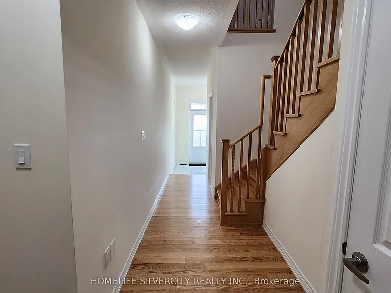 263 Fleetwood Dr — Photo 3