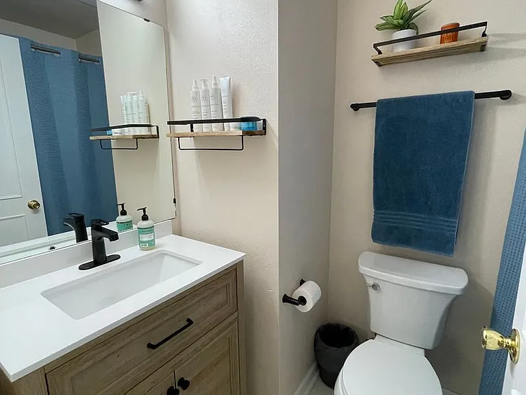 1043 NW Cordero Pl — Photo 10