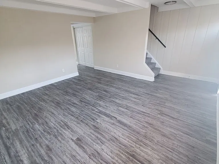 Saratoga Apartments - STA — Photo 47