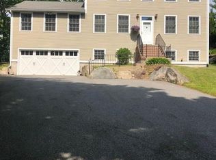 5 Howland Ln, Scituate, RI 02831