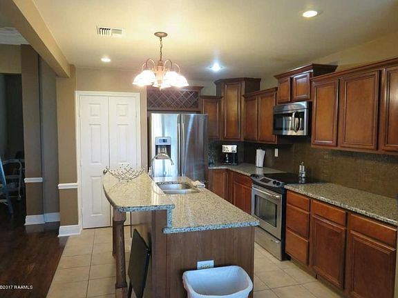 5th image of 422 Crest Cir
