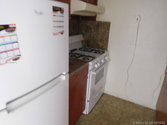 3rd image of 50 NW 204th St APT 35