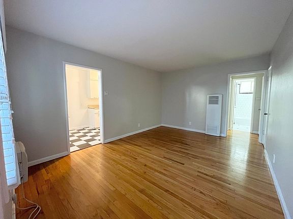 3rd image of 1320 P St APT 5
