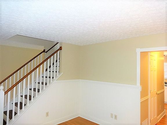 4th image of 5100 Renmill Dr