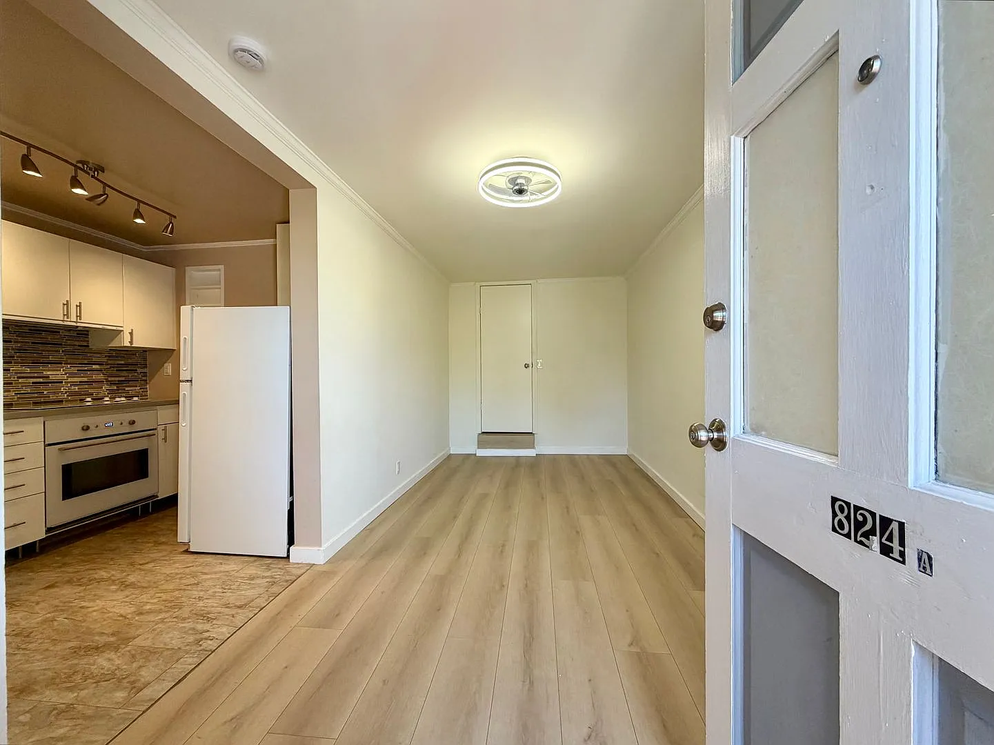 824A Castro st. | Charming & Efficient Castro Studio | Full Kitchen & Private Entry — Photo 2