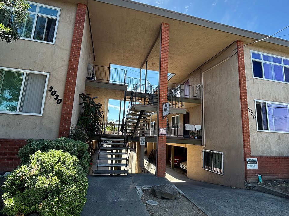 1st image of 3020 35th Ave #15