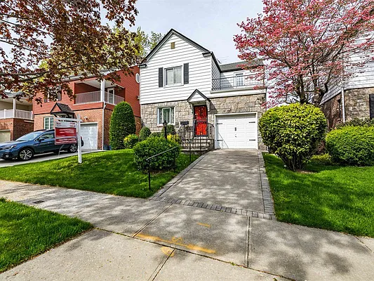 Sold by Keller Williams Realty Landmark | media 2