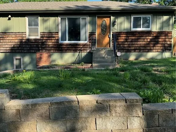 3604 Woodbury St, Independence, MO 64055