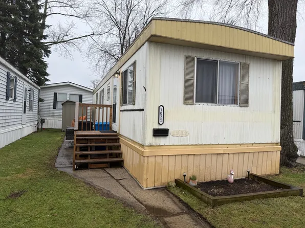 1021 Marie Ln, Madison Heights, MI 48071