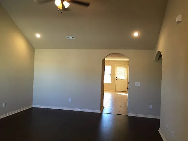 3 bed, 1500 sqft, $1,450 — Photo 3