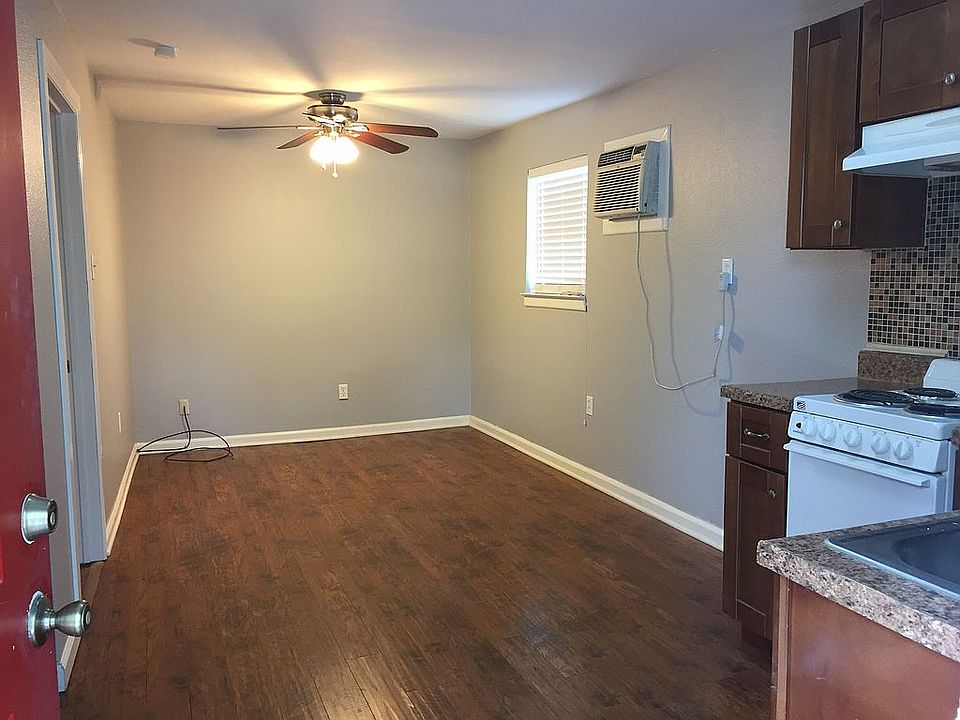 Apartment kitchen/living