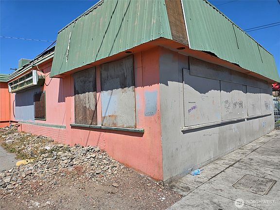 5th image of 1026 N 1st Street