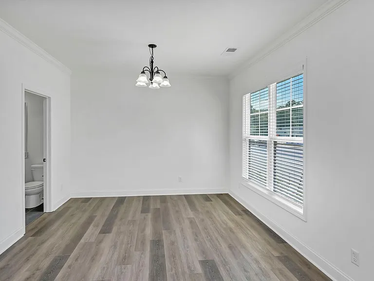 2035 Rosewood Dr — Photo 8