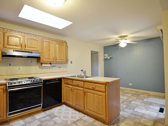 5th image of 18 Bunting Ln