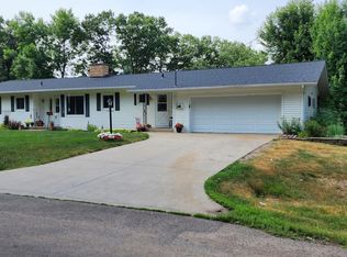 1824 Oak Ridge Dr, New Richmond, WI 54017