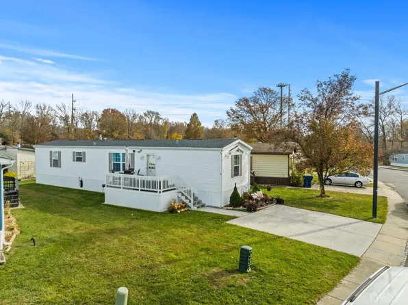 17 Deerbrook Blvd, North Brunswick, NJ 08902