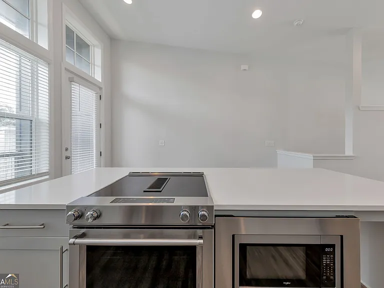 910 Brees Ct — Photo 8