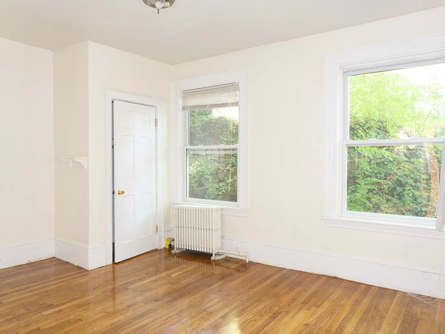 5 bed, 1600 sqft, $5,400 — Photo 4