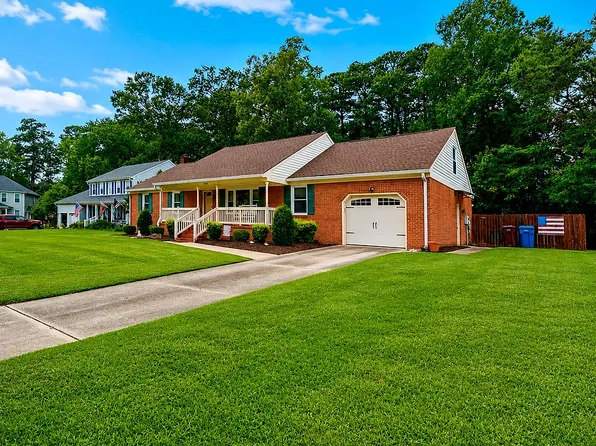 4212 Sorrento Dr, Chesapeake, VA 23321