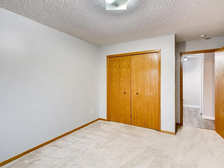 12758 Edgewater Path — Photo 14