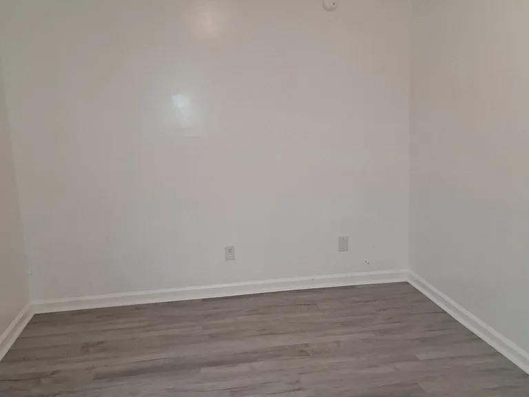 150 Villa Ct #150 — Photo 3