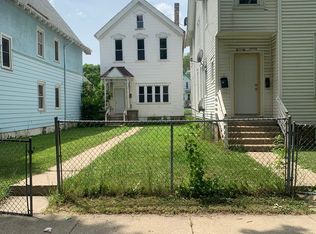 1121 S 20th St #A, Milwaukee, WI 53204