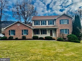 10966 Longwood Dr, Waynesboro, PA