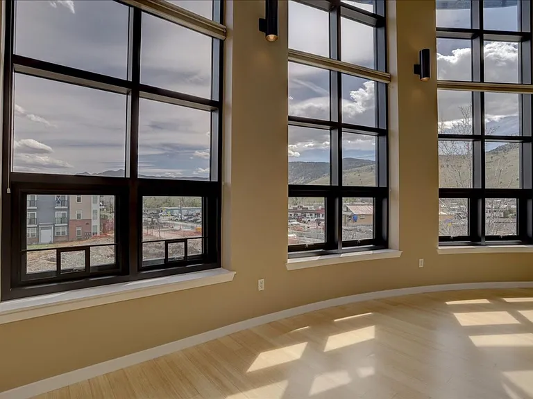 4520 Broadway #206 — Photo 7